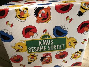 Uniqlo × Kaws × Sesame Street Plush Corpretle Box (Uniqlo Cuess Sesame Street)