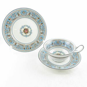 美品 WEDGWOOD ウェッジウッド フロレンティーン ターコイズ ティーカップ＆ソーサー 中皿 1セット トリオ プレート SO926R