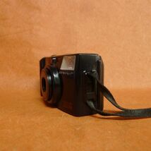 l361 ジャンク OLYMPUS IZM200 QUARTZ コンパクトフィルムカメラ サイズ：約 幅13.5×高さ7×奥行7ｃｍ /60_画像2