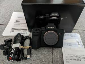 【送料込・美品】SONYα7RV ボディ ILCE-7RM5 α7R5　ショット数約6400　シリコンケースで大事に使用