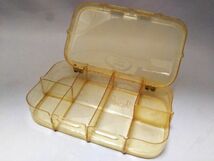 安値スタート！　Used ４０年以上前のDEWITT PLASTICS Fly Box フライボックス　６コマ　　MADE IN U.S.A.　尿素樹脂製・臭います_画像7