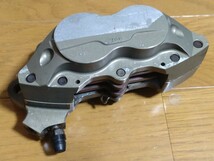 ブレンボ　レーシング　CNC　フロント　ブレーキキャリパー　汎用　ピッチ40mm　SR400　YZ450　WR250　XR250モタード　等に_画像3