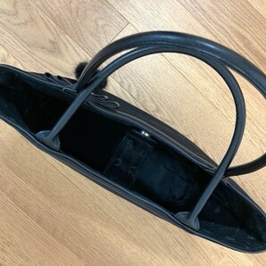 美品 軽量 クレイサス バッグ 黒 USED トートバッグ チャーム付き ベルベット CLATHAS フラワーモチーフの画像4