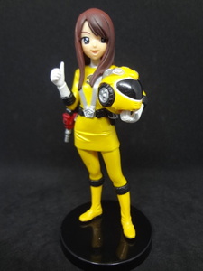 . гора . блестящий go- on желтый Engine Sentai Go-onger девушки in форма ....