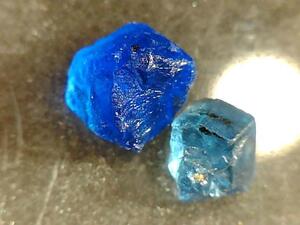 宝石質　ドイツ　アウィン　アウイン　アウィナイト　鮮やかな青い結晶　定型外発送