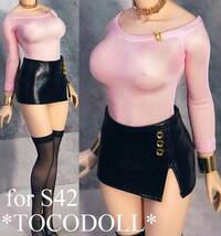 ＊toco＊Phicen/TBLeague用 S42 シアー＆シャイニー 金ボタンアクセント フィットトップス＆レザー風ミニスカート/pink×black_画像1