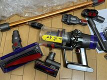 （動作品）dyson SV12 ダイソン コードレスクリーナー （附属品多数）(C-6）_画像4