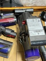 （動作品）dyson SV12 ダイソン コードレスクリーナー スタンド付き （附属品多数）充電器付き(C-4)_画像6