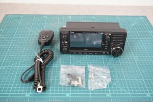 [NZ] [A4021160] Icom アイコム IC-705 GPS HF/VHF/UHF ALL MODE トランシーバー HM-243マイク等付き