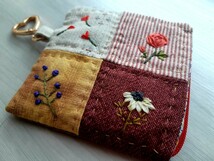 ♪大人可愛い★両面 先染め四角パッチにリボン花刺繍★小物入れ・小銭入・カード入れ・キーケース★10×10_画像2