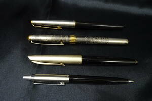 PARKER イブサンローラン　18Kプラチナ万年筆とPARKER ボールペン計4本