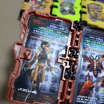 ワンダーライドブック セット ガシャ 食玩 仮面ライダー セイバー ソードライバー _画像2