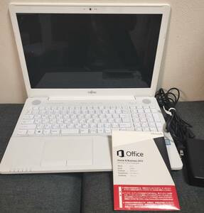 富士通 FUJITSU ノートパソコン LIFEBOOK AH50/C3 プレミアムホワイト FMVA50C3WP Core i7-7700HQ メモリ 4GB Windows10 オフィス 現状品 