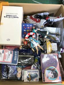 おもちゃ 160サイズ 詰め合わせ まとめ プライズ商品/一番くじ/フィギュア/TAMIYA/鬼滅の刃/ペコちゃん/ワンピース他【z7-150/0/0】