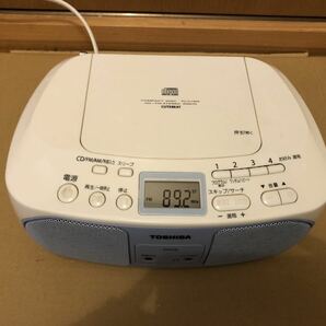 TOSHIBA 東芝 CDラジオ TY C15 AM FMラジオ 中古 ホワイト ジャンク 防災 災害の画像2