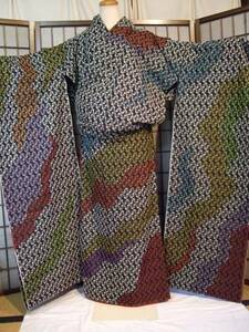  Hidesho **. work world . one point silk black ground . total embroidery long-sleeved kimono Mai pcs ..