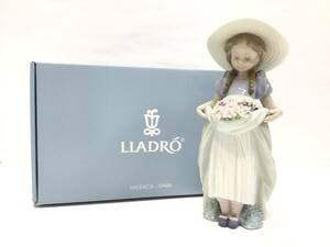 Lladro リヤドロ たくさん摘めたよ 少女と花 A06756 フィギュリン 置物 飾物 西洋陶磁 陶器人形 インテリア 女の子 箱付き ハートマーク