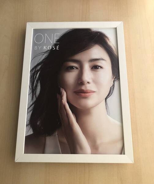 kj ★額装品★ 井川遥 コーセー ONE 広告 貴重写真 A4サイズ額入り ポスター風デザイン 化粧品 KOSE 美肌 美白 セクシー