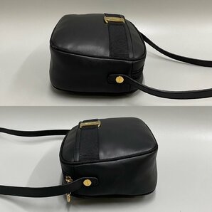 美品 Salvatore Ferragamo サルヴァトーレフェラガモ ヴァラリボン 金具 カーフ レザー ミニ ショルダーバッグ ポシェット ブラック 41045の画像5