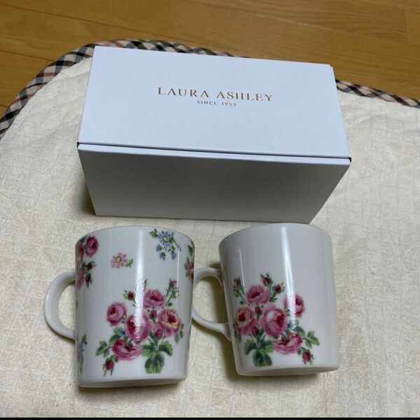 LAURA ASHLEY 花柄 ペアマグ