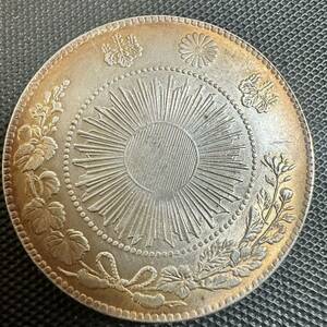 古銭　銀貨　一円銀貨　一圓　明治三年　日本古銭　貿易銀 S31 重さ26.6g