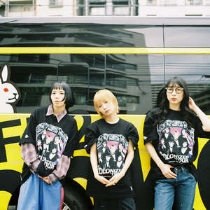 BiSH×#FR2DOKO?アイナCOLONiZEDチッチTシャツ清掃員モモカンGR8ハシヤスメWACKリンリンiS OVER!アユニ・DラビッツBye-Bye Show forコラボ