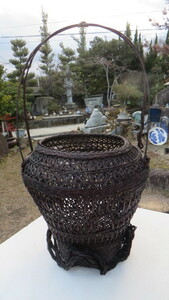 花籠 竹籠 花器 花篭 竹篭 編籠 華道 茶道具 竹工芸 古道具 ビンテージ 高さ25㎝（取っ手含まず）口径16㎝ 最大直径26㎝ 最大胴回り80㎝