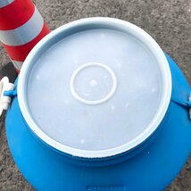 会清e960 【容量50L】 ドラムバレル 貯蔵用取手付ポリタンク 蓋・中蓋付 青■口径215mm 胴径400mmx高600mm■保存バケツ ＃350040 9805L_画像2