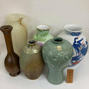 #5702A　花瓶　壺　おまとめ6点　陶器　青磁　木製　伝統工芸品　インテリア　オブジェ　中古品
