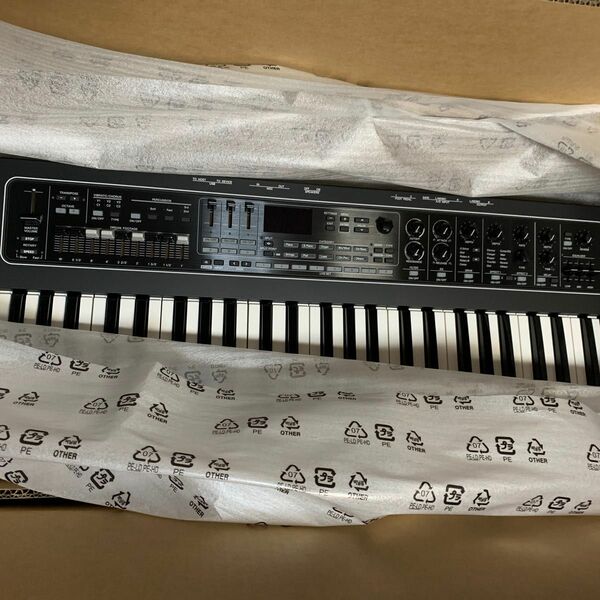 YAMAHA ヤマハ CK61 軽量ステージキーボード 61鍵盤 