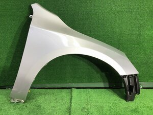 ☆ボルボ　V60　YV1FW485BC　右フロントフェンダー　送料サイズ【L】