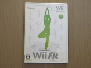 【ソフト4枚まで送料２３０円】　Wii Fit