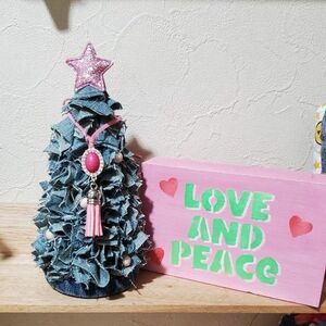 ハンドメイド　デニムツリー　ピンク系　コンチョ　パール風　インテリア雑貨　 クリスマス　 クリスマスツリー