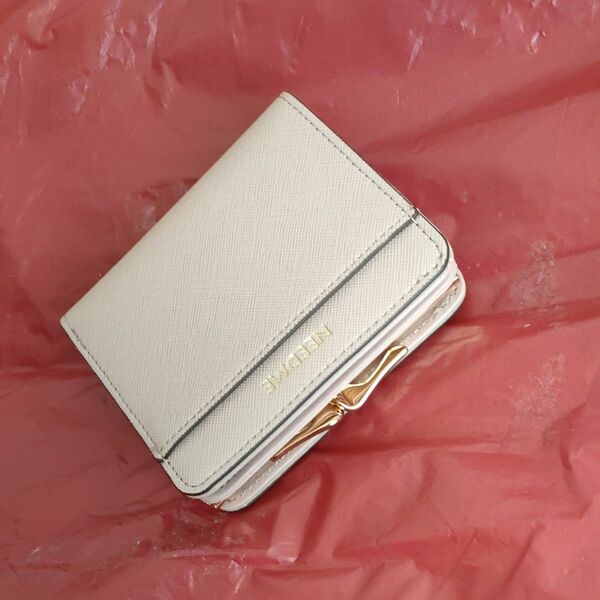 二つ折り財布レディース【約10.5cm×9.5cm/中桃色(白っぽく見えますが、薄桃色です/未使用】