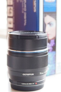 □■オリンパス（OLYMPUS）M.ZUIKO DIGITAL ED75mm/1.8 極上美品！