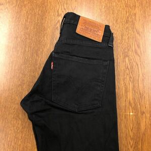 【FA151】Levi's 705 W28 L33 カラーパンツ ブラック 股上浅め ストレッチ生地 黒色 ブランド古着 リーバイス 705 送料無料