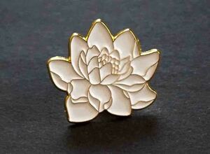 PIN■アート白蓮 ■新品 『白い蓮の花.神聖』 ハス ロータス フラワー WHITE LOTUS■金属ピンバッジ バッチ■■おしゃれ ファッション