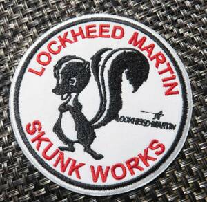 圧着IR■白赤（デカロゴ）激シブ◎新品スカンクワークス■アメリカUS戦闘機　航空■Skunk Works　刺繍ワッペン■US洋服DIY■ミリタリーUSA