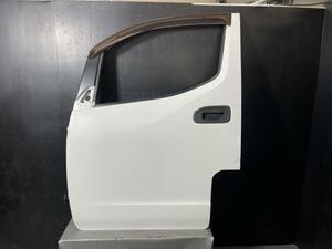 NV200バネット VM20 左 フロント ドア パネル H010A-JX0MA QM1