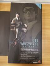 【蔵出し１円スタート!!】Hot Toys BRUCE LEE IN SUIT ブルース・リー（ビジネススーツ版）1/6　未使用 _画像6