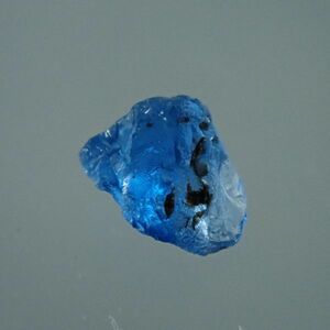 アウイン 原石 (サイズ：1cmマス目画像参照 ) ドイツ アイフェル地方 ニーダーメンディヒ産 awn851 藍方石 アーウィン アウウィン 天然石