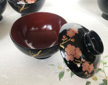 吸物椀 漆器 梅蒔絵 丸型 黒内朱 5客 漆塗 在庫整理 雑煮椀 おせち_画像2