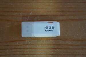 USBメモリ USB 16GB TOSHIBA 東芝 旧東芝メモリ TransMemory TNU-Aシリーズ U202 USB2.0 キャップ式 ホワイト バルク TNU-A016G-BLK