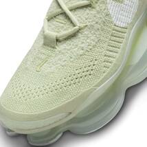 ☆NIKE WMNS AIR MAX SCORPION FLYKNIT 薄黄緑/白/蛍光黄 25.0cm ナイキ ウィメンズ エア マックス スコーピオン フライニット DJ4702-300_画像6