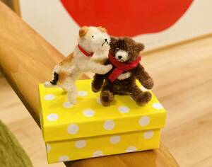 ハンドメイド ミニチュア モール テディとテリア A BOX付き テディベア 犬 ドールハウス 手作り人形