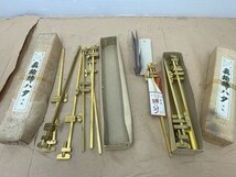 15 真鍮 締ハタ まとめて 未使用 ハタガネ 大量 金物屋 廃業 在庫品 色々 長期保管品 まとめ売りはたがね 端金 旗金 クランプ 固定 バイス_画像2