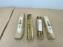 15 真鍮 締ハタ まとめて 未使用 ハタガネ 大量 金物屋 廃業 在庫品 色々 長期保管品 まとめ売りはたがね 端金 旗金 クランプ 固定 バイス_画像1