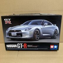 A511 未開封 送料無料 タミヤ(TAMIYA) 1/24 スポーツカーシリーズ No.300 ニッサン GT-R プラモデル 24300_画像1