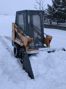 ジョブサン　ボブキャット　除雪　スッキドステア―ローダー　タイヤショベル　トヨタジョブサン３ＬＤＫ　４ＷＤ