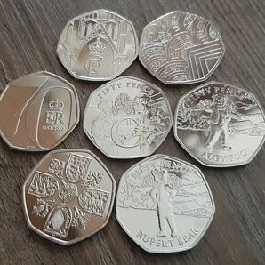 7種類セット 本物 イギリスの記念コイン 2020~2023 レア デザイン 8g 27mm英国 50ペンス エリザベス女王